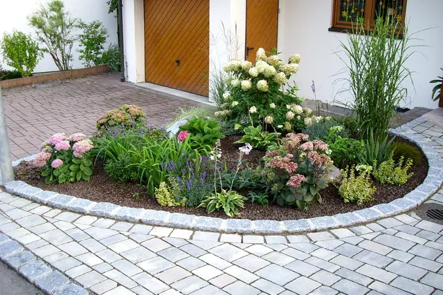 Vorgarten & Pflanzbeet, Bild 1